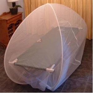 Mosquitera "Mosinet Pop Up Bed Net" Impregnada Blanca Pyramid SI198
