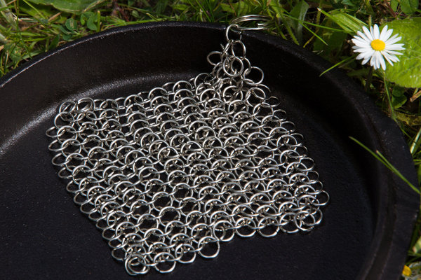 Chain Mail Cleaner for Cast and Wrought Iron