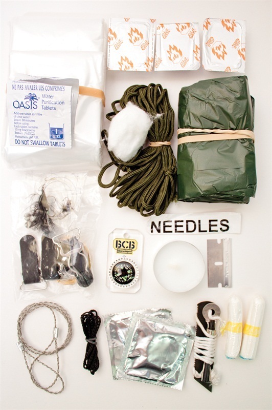 BCB international Survival Kit Individual MK 4 Kit de Supervivencia. Aprobado por Nato. CK420