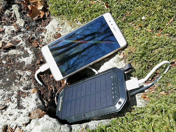 Basic Nature Batería Portátil Solar de 20.000mAh y Carga Inalámbrica Qi. Ref 180867